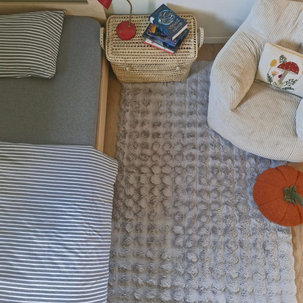 שטיח אפור בהיר חדר ילדים