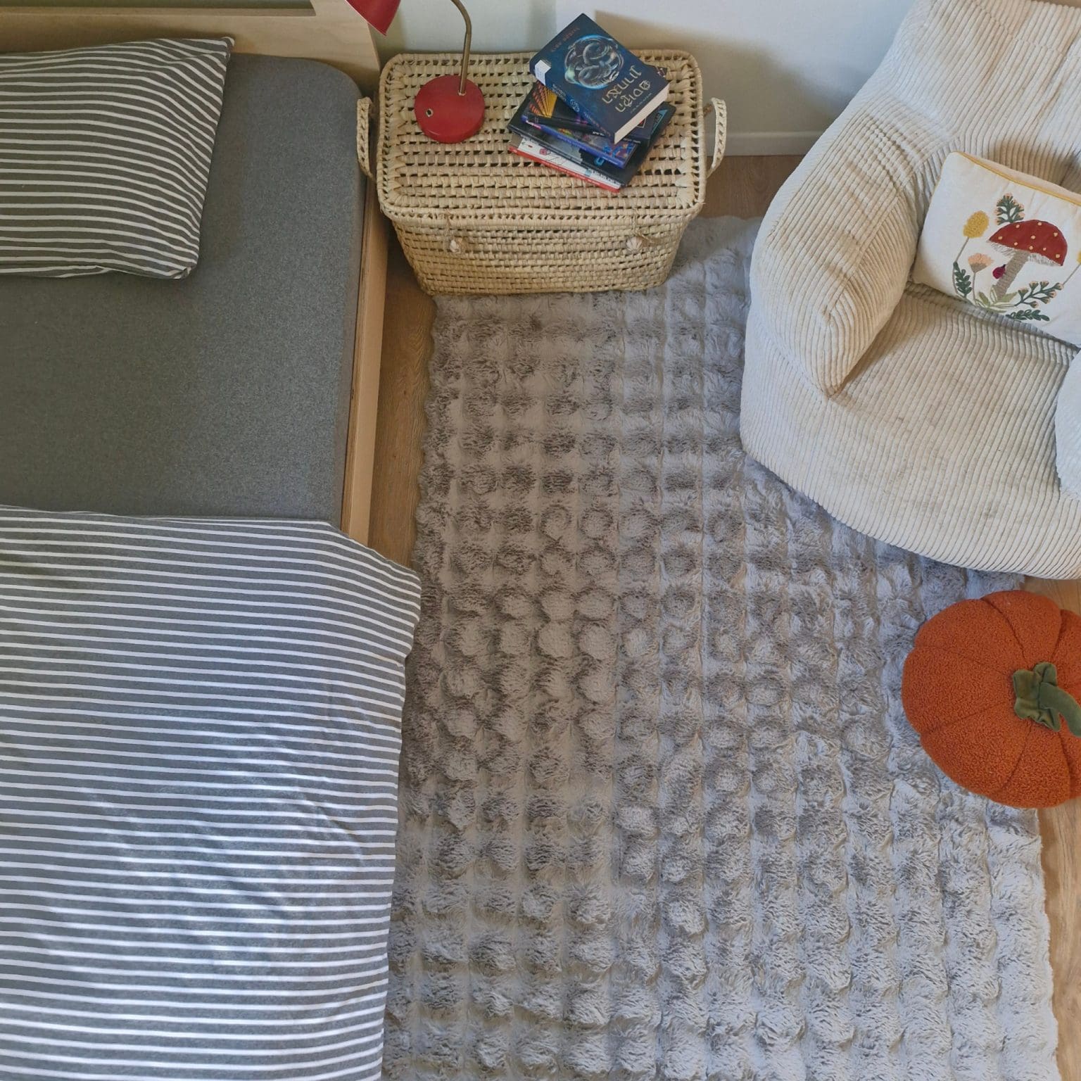 שטיח אפור בהיר חדר ילדים